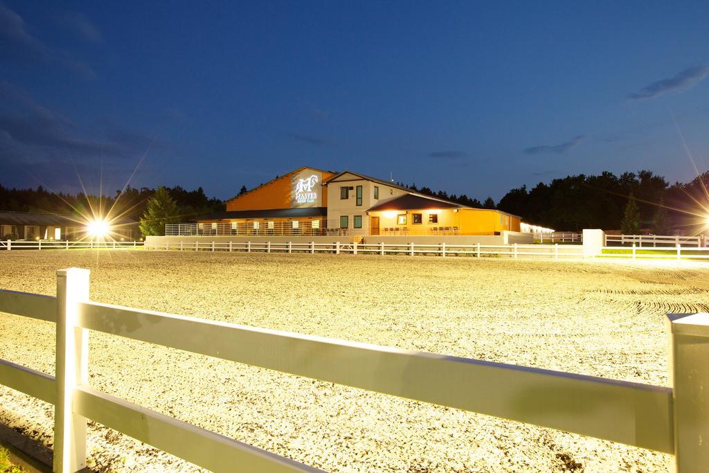 Master Horse Club - Svojetice Hotel Exterior photo